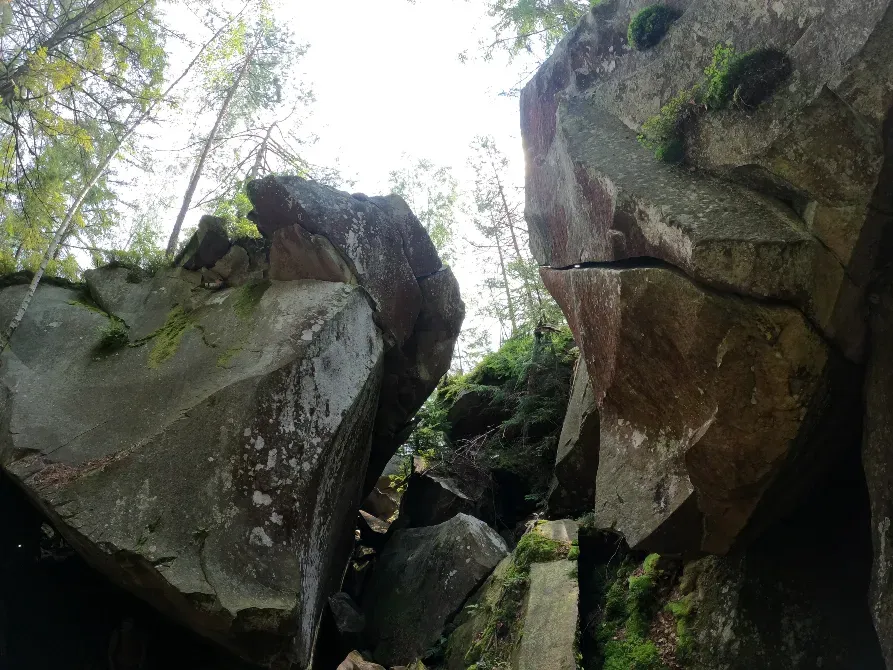 Скелі Довбуша Яремче - зображення 1