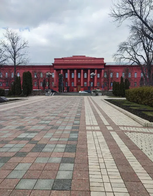 Червоний корпус КНУ Kiev - photo 4