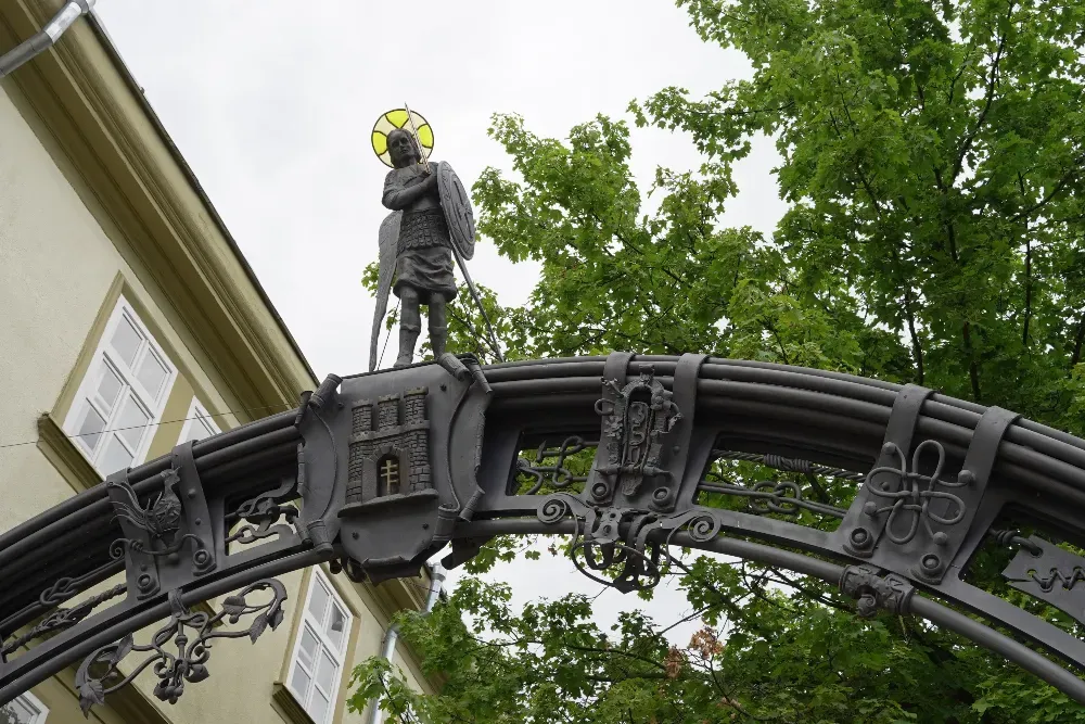 Арка міського права (арка дружби) Ivano-Frankivs'k - photo 2